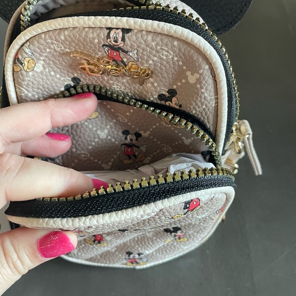 New Disney Mickie mouse ear purse - Picture 3 of 5